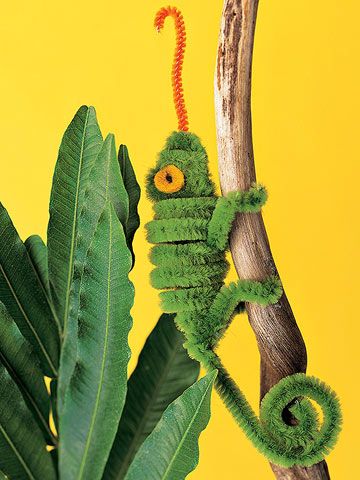 Incredibly Lifelike Animals Made from Pipe Cleaners